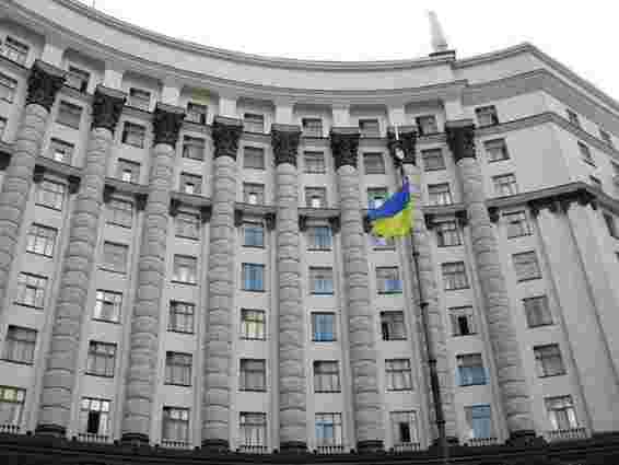 Уряду Азарова висловили недовіру 4 парламентські комітети