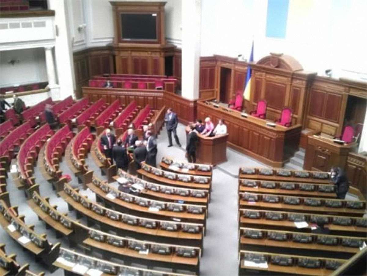Опозиція продовжує блокувати Раду