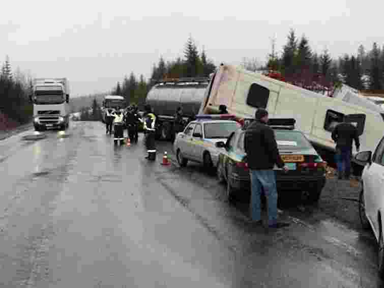 Одну з жінок, що постраждали в ДТП на Сколівщині, перевели до Львова