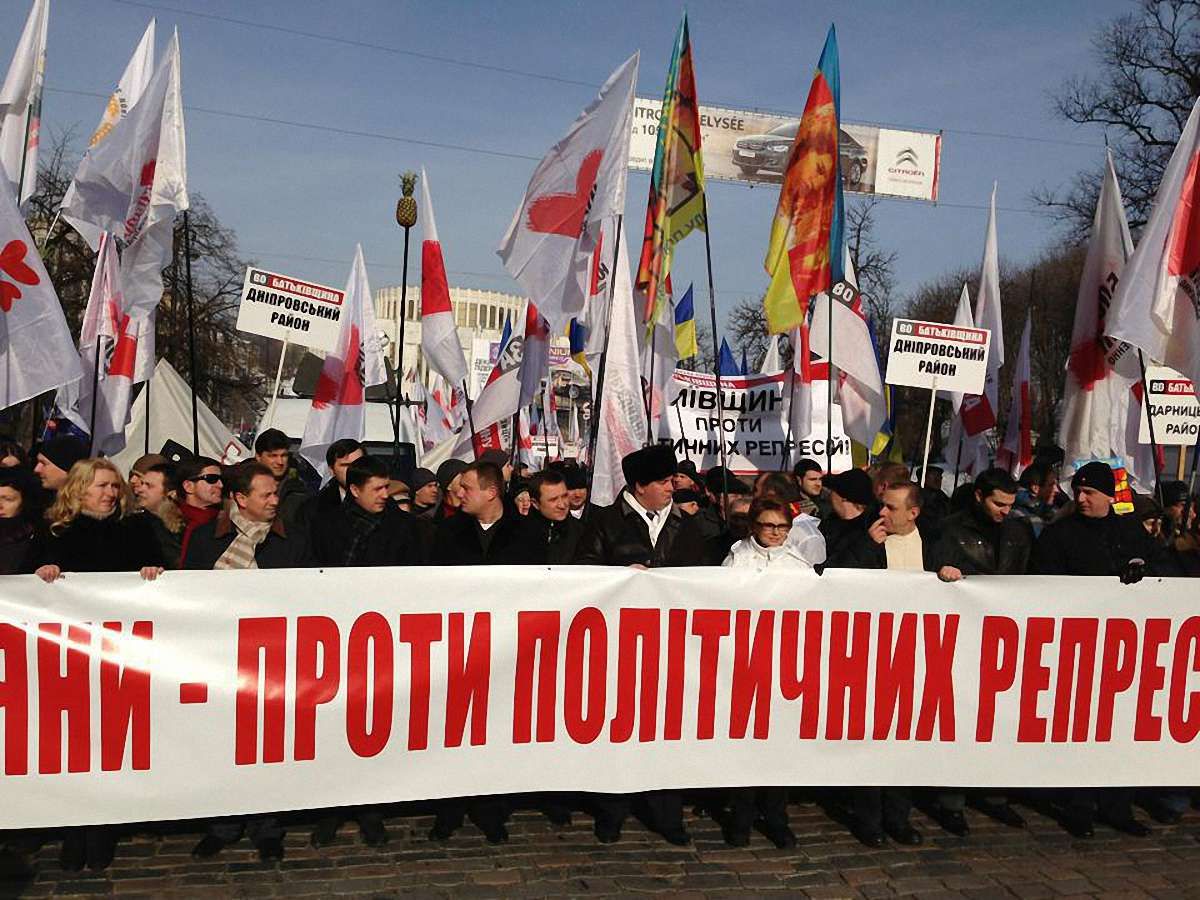 16 перевізників у Львові відмовилися везти людей у Київ, - "Фронт змін"