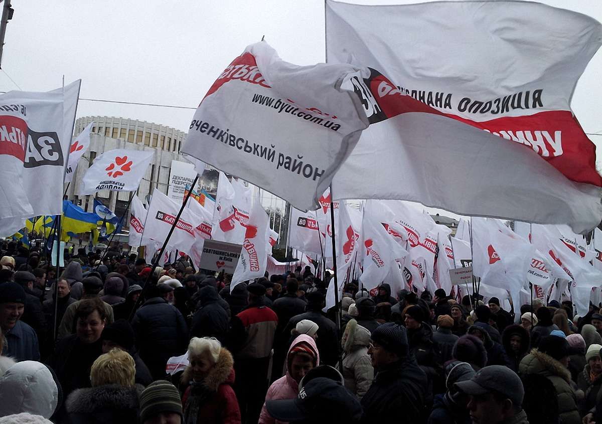 Опозиція окреслила свої вимоги у восьми пунктах резолюції