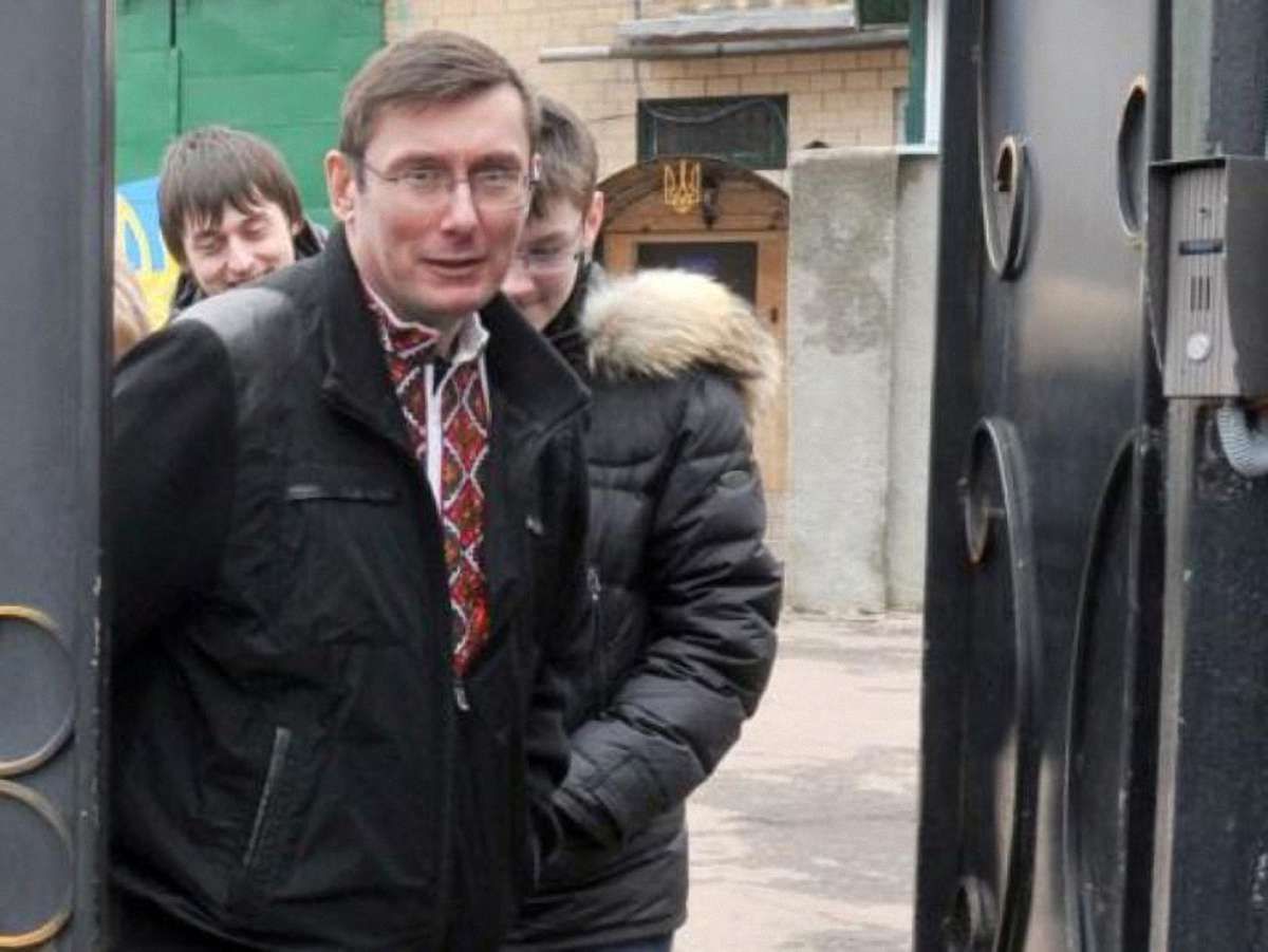 Луценко подякував послам США і ЄС за звільнення