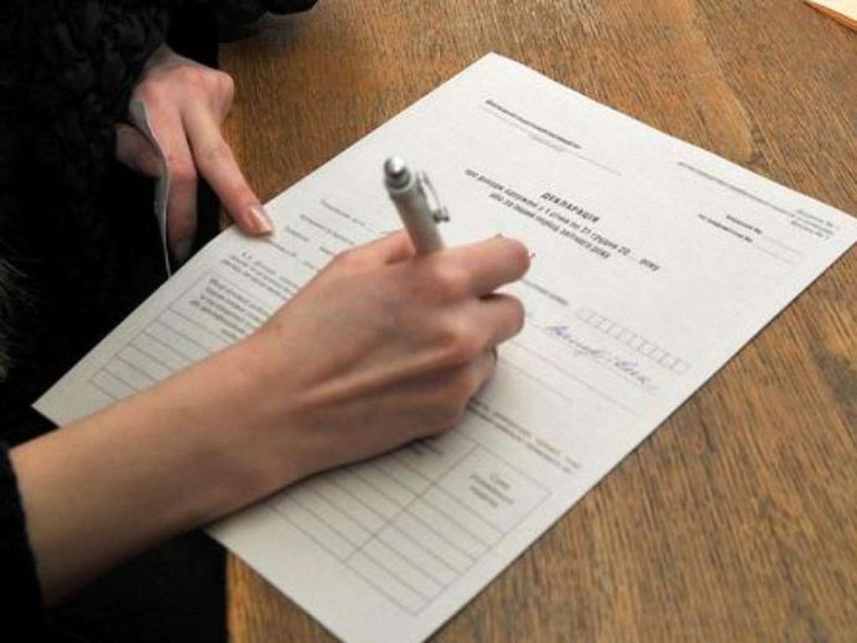 У Львові керуюча справами виконкому заробила більше, ніж мер