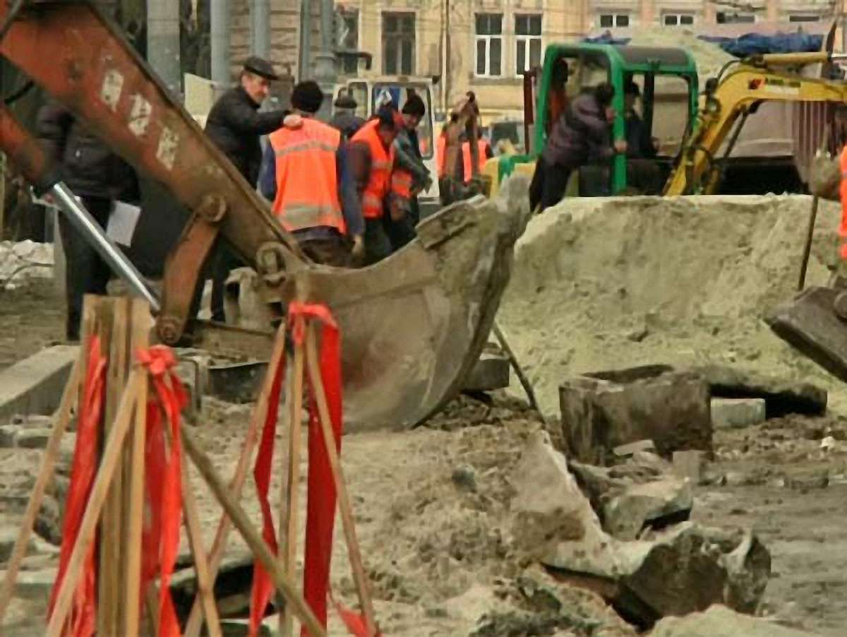 Вулицю Стуса у Львові почали готувати до ремонту