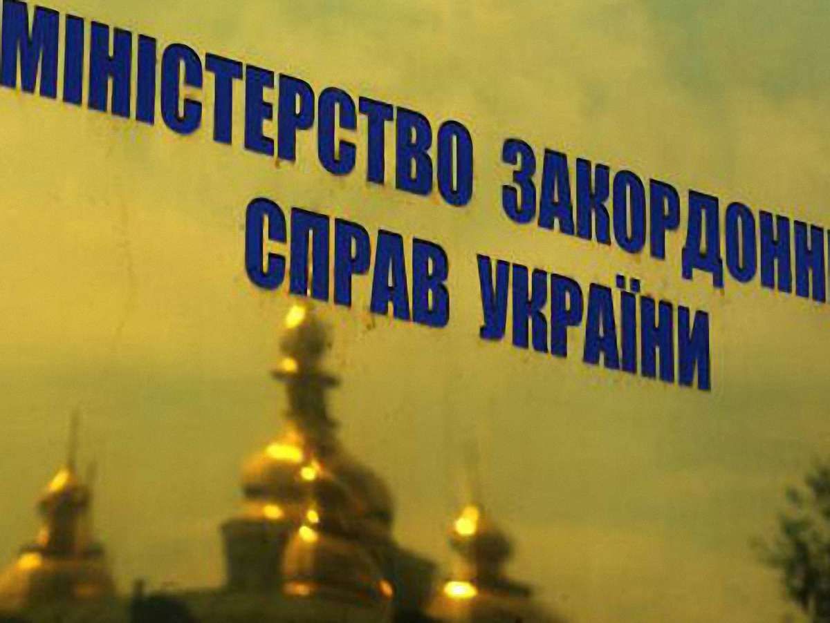 Україна заперечує інформацію про постачання зброї Каддафі