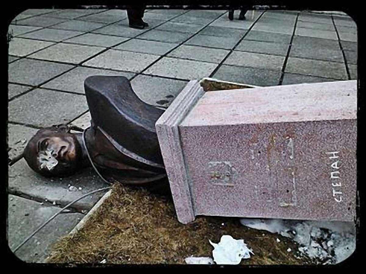 Вандалізмом на Львівщині займається міжрегіональна група, - міліція