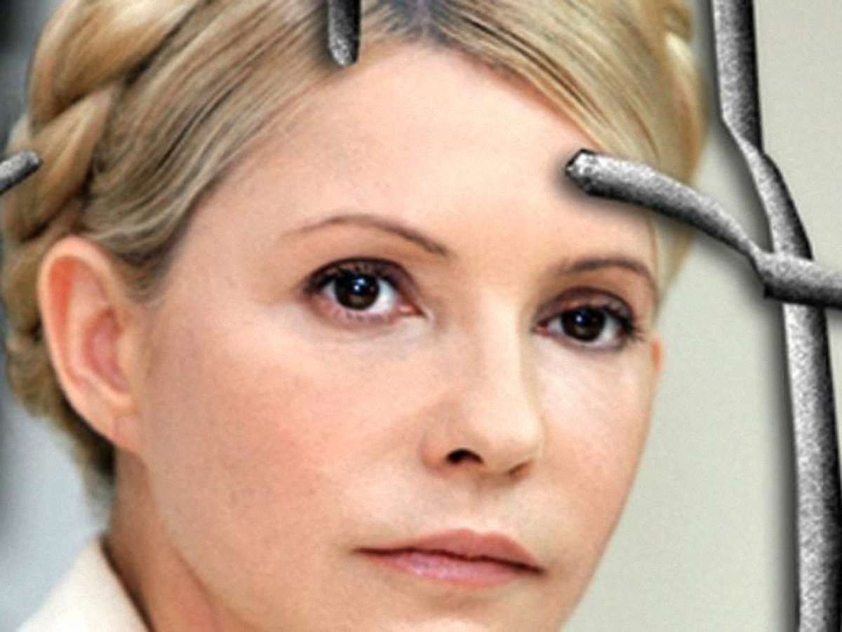 Тимошенко у день суду кличе до себе Луценка, Яценюка і Турчинова