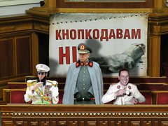 Війна українських популізмів