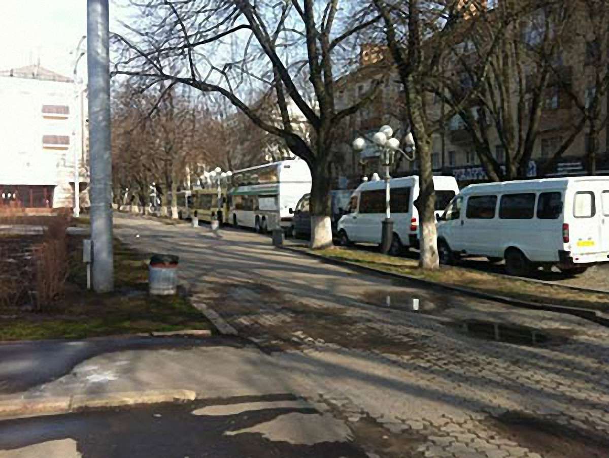 У Полтаві до акції опозиції застосували «харківський сценарій». Фото