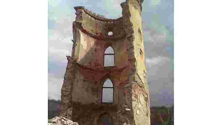 На Тернопільщині обвалилася вежа замку