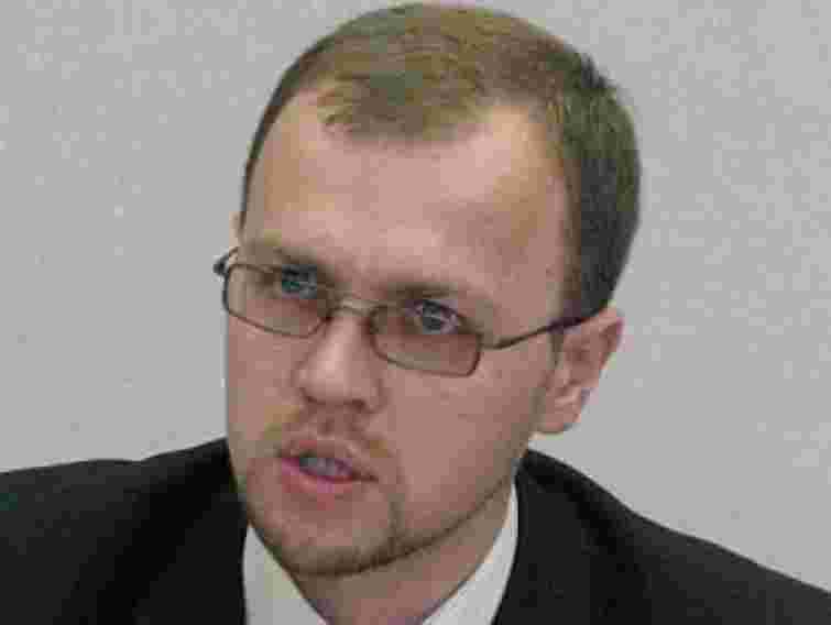 Найбільше українці довіряють найближчому оточенню, – експерт