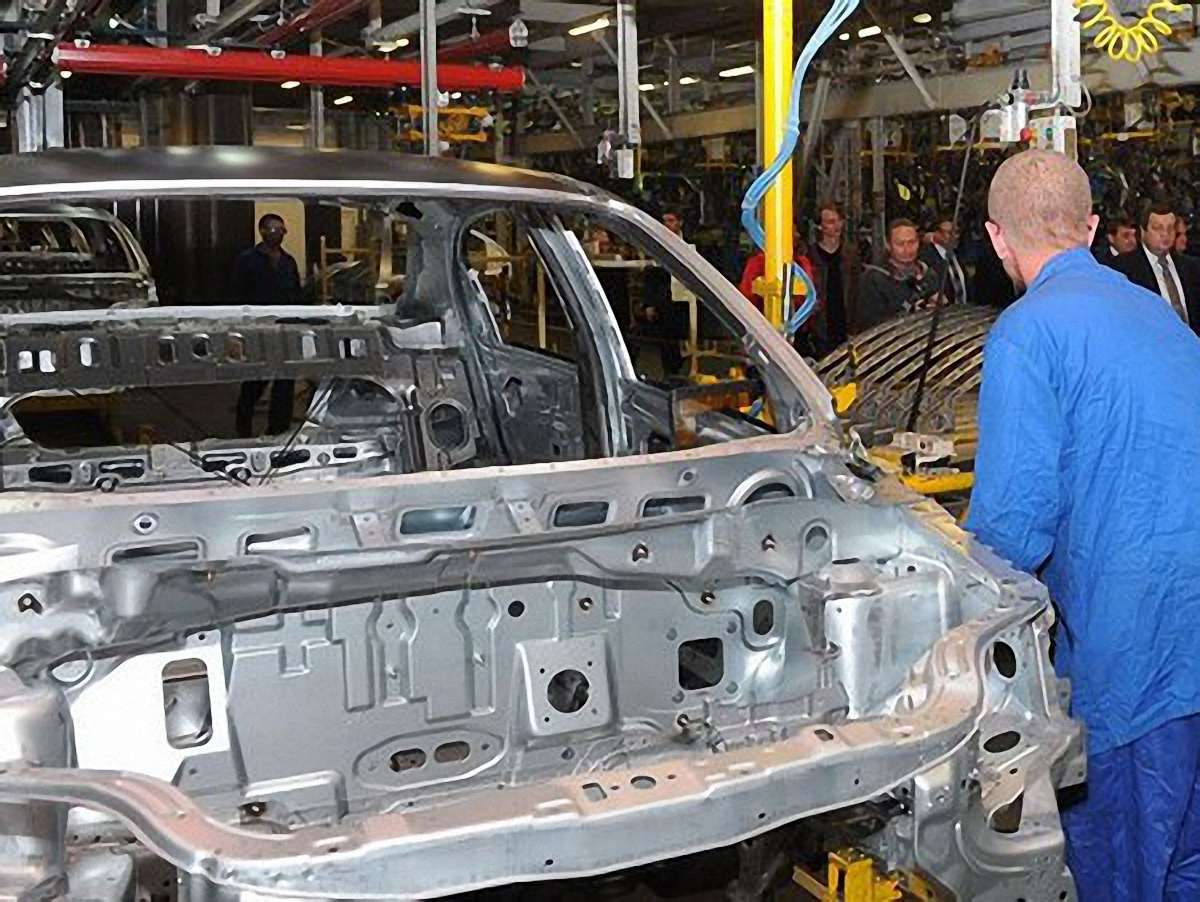 Виробництво легкових автівок в Україні скоротилось на 63%