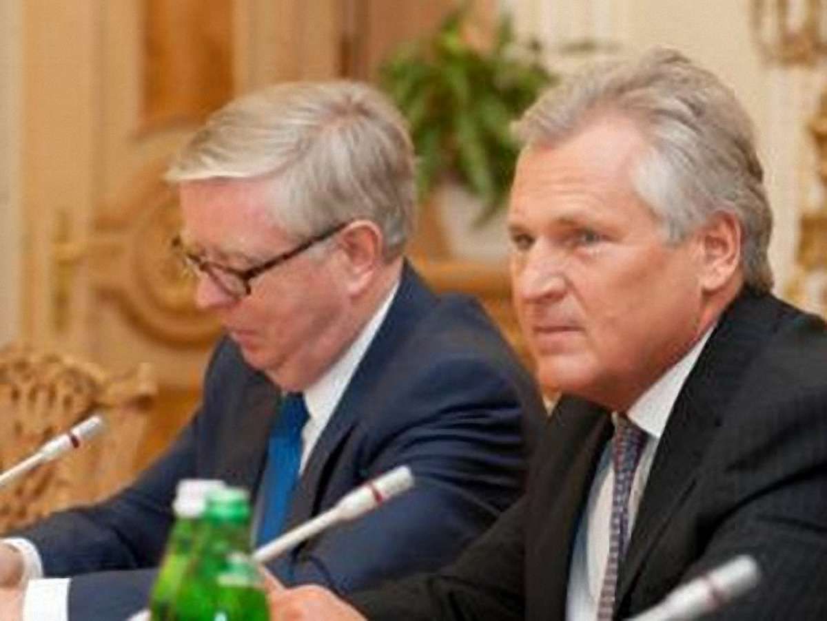 Місію Кокса і Кваснєвського продовжили до вересня