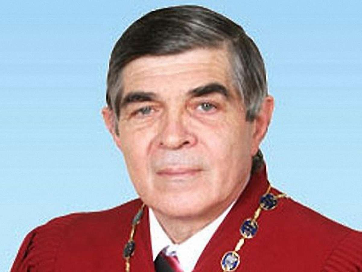 Голову Верховного Суду України звільнили з посади судді
