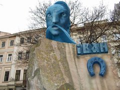 «Монументоманія»: спроба попереднього діагнозу