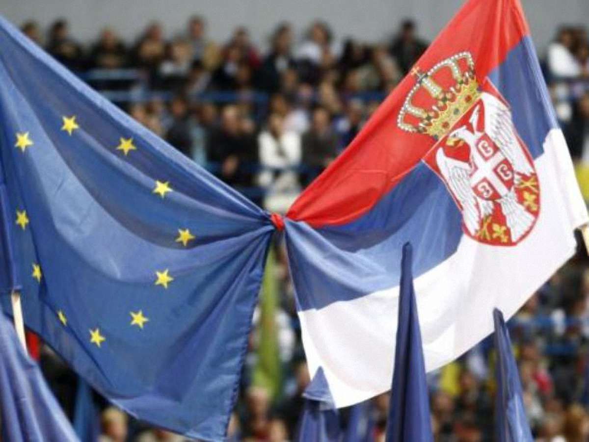 Єврокомісія рекомендує почати переговори з Сербією про вступ у ЄС