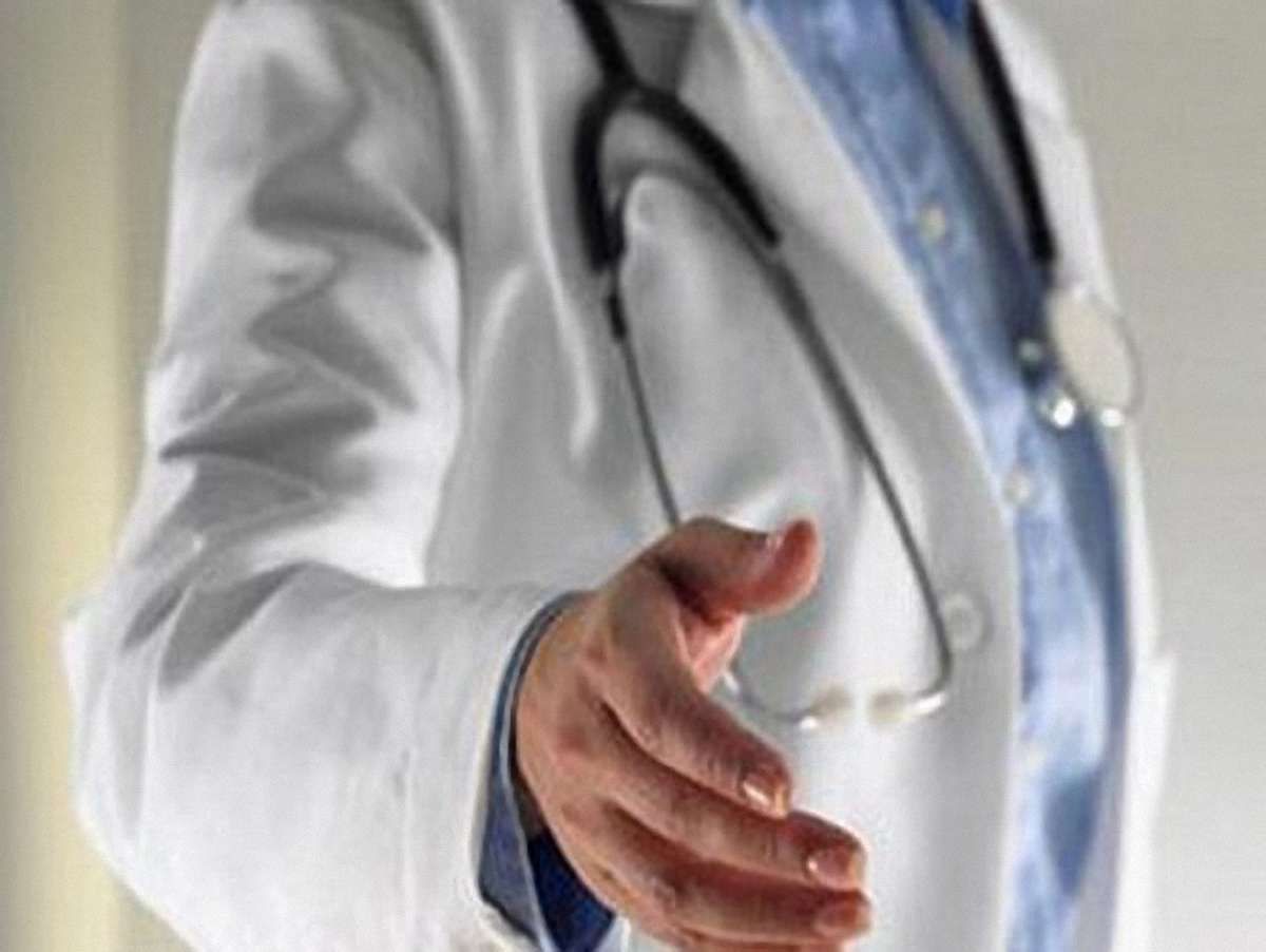 У київській клініці кажуть, що надали першу допомогу пораненому