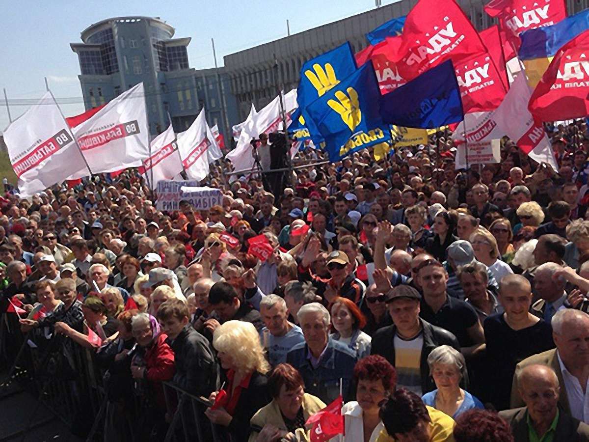 «Батьківщина» у Сумах нарахувала 8 тисяч протестувальників