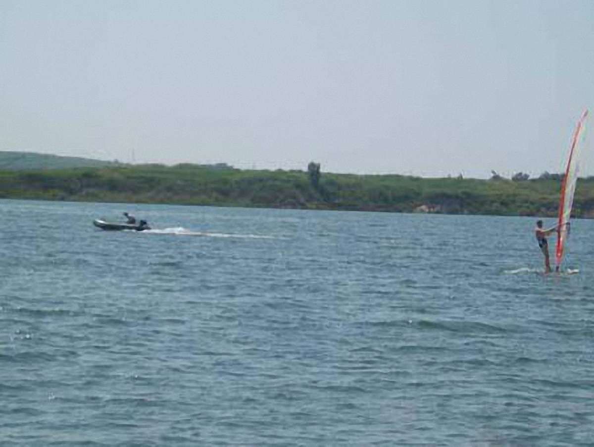 На Львівщині під час занять кайтсерфінгом зник чоловік