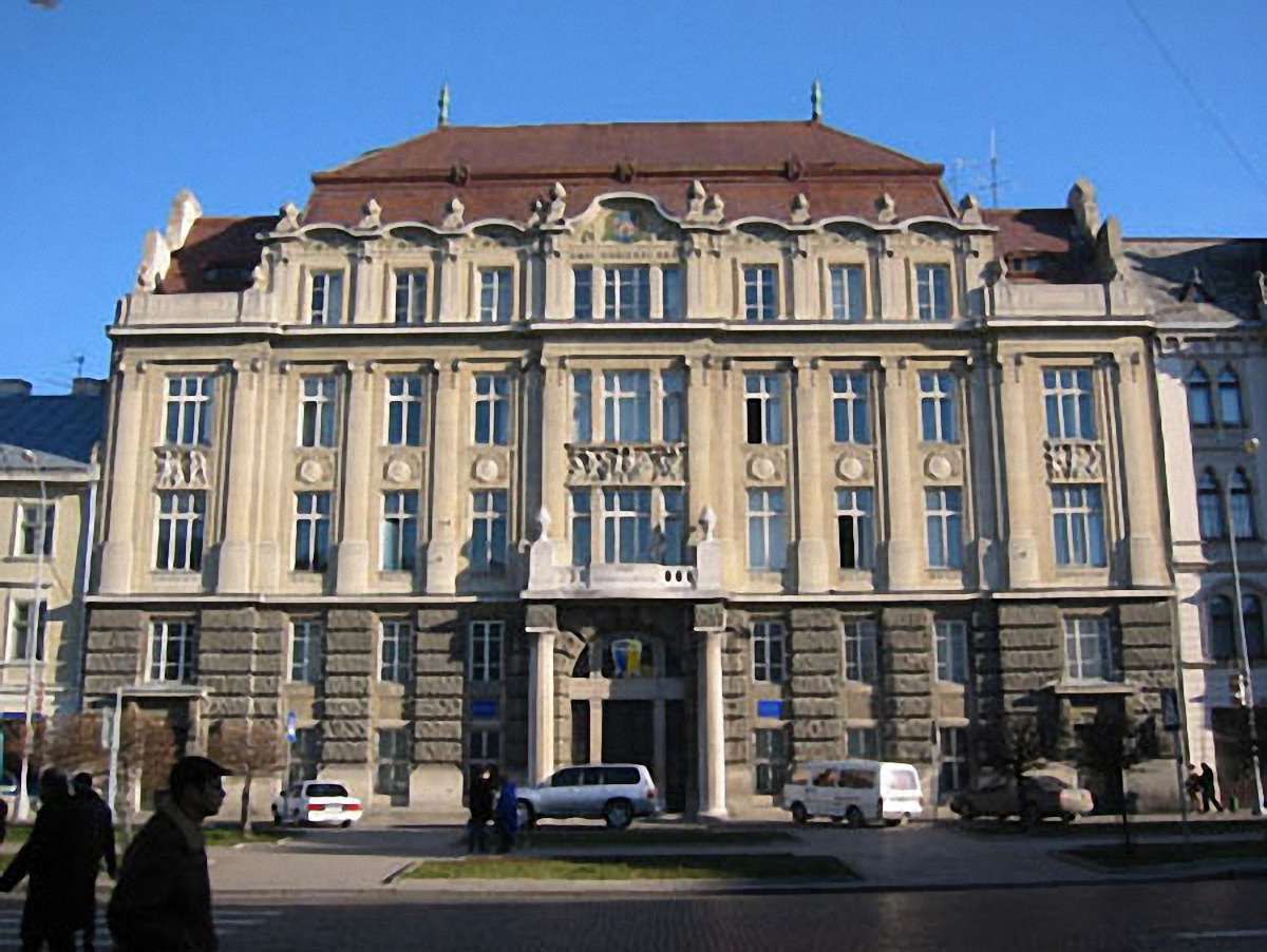 Прокуратура перевіряє законність заборони радянської символіки у Львові