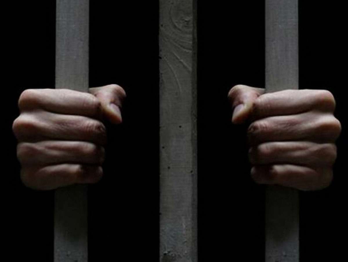 На Львівщині за контрабанду зброї чоловік отримав три роки тюрми  