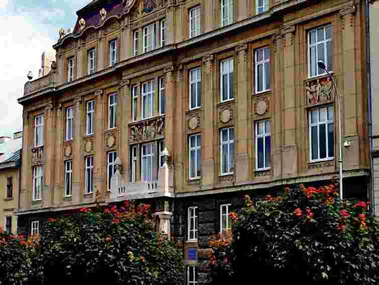 Прокуратура Львівщини вимагає звільнити чиновника-корупціонера