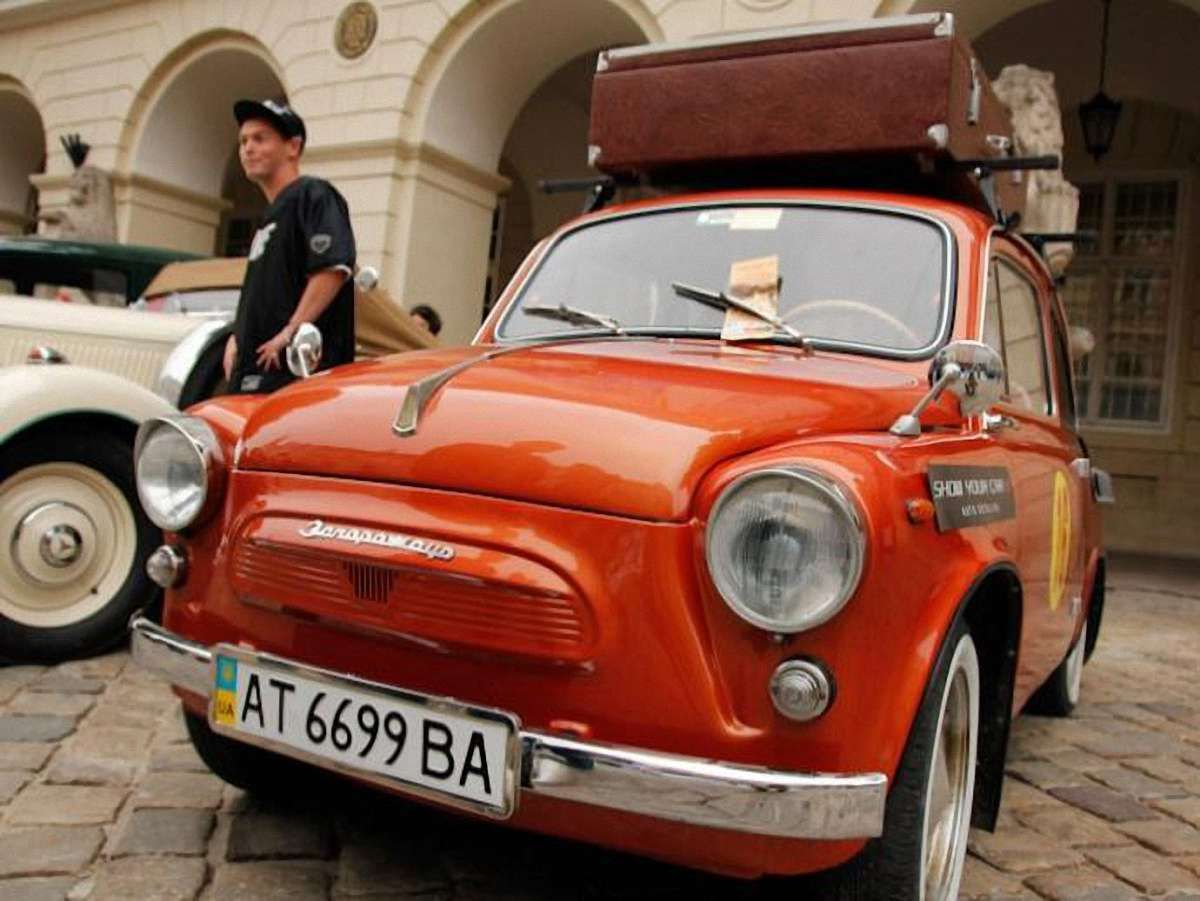 У Львові розмалюють автописанку