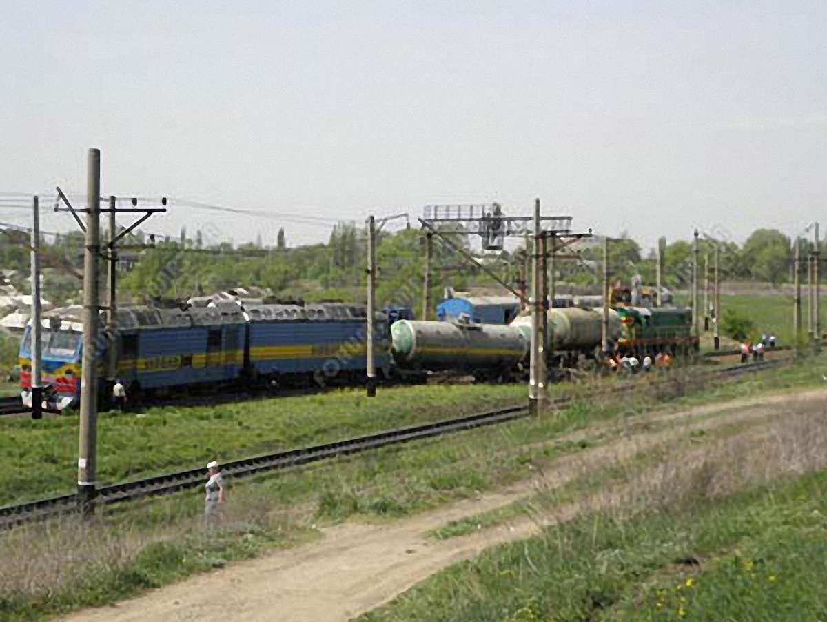 На Донеччині зійшов з рейок електровоз