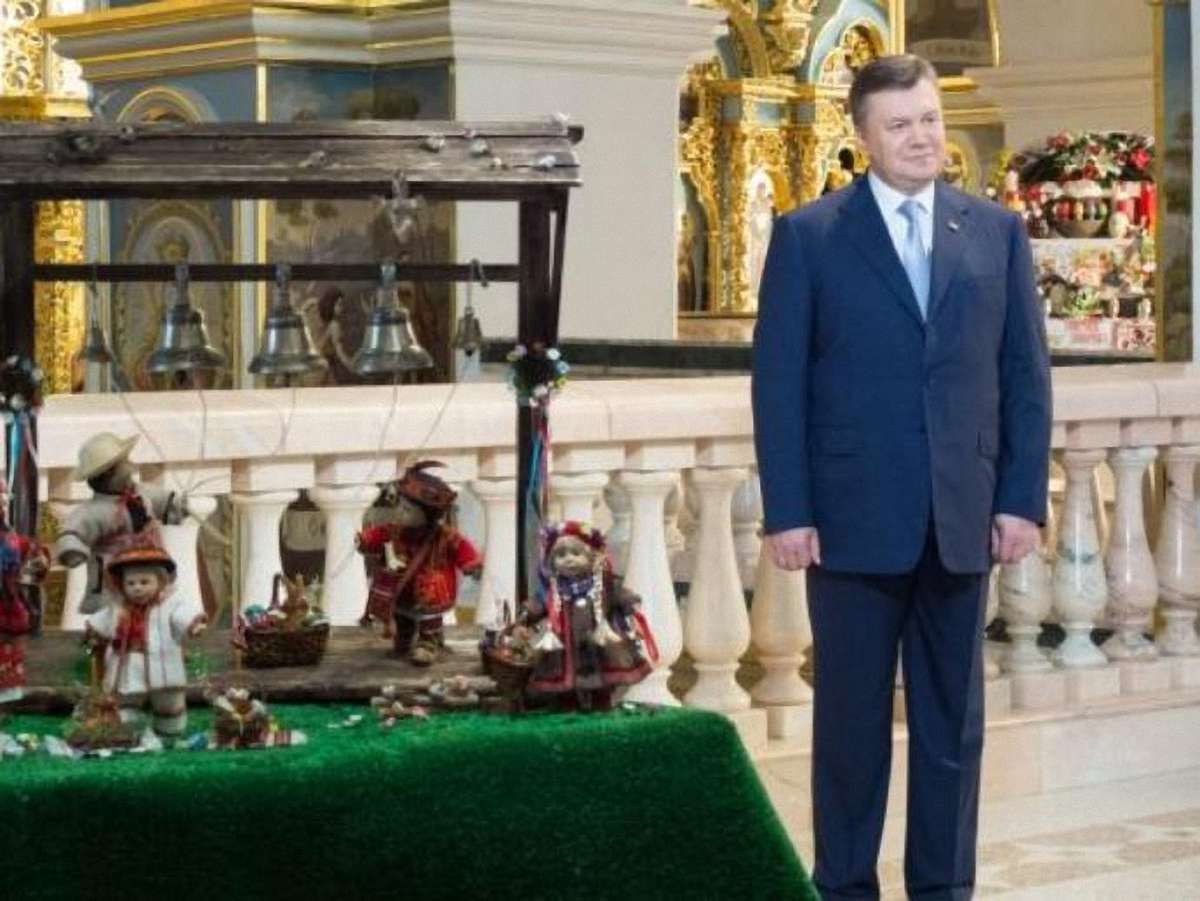 У вітанні з Великоднем Янукович подякував українцям за мир у державі