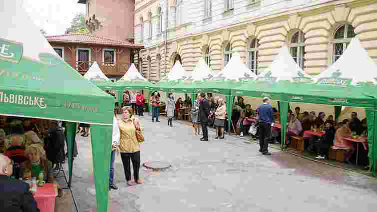 У Львові відбувся великодній сніданок для 350 потребуючих львів’ян