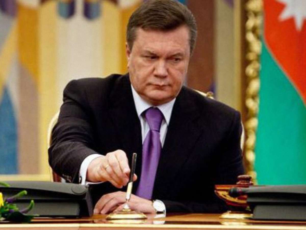 Янукович дозволив допуск в Україну чужоземних військ для навчань