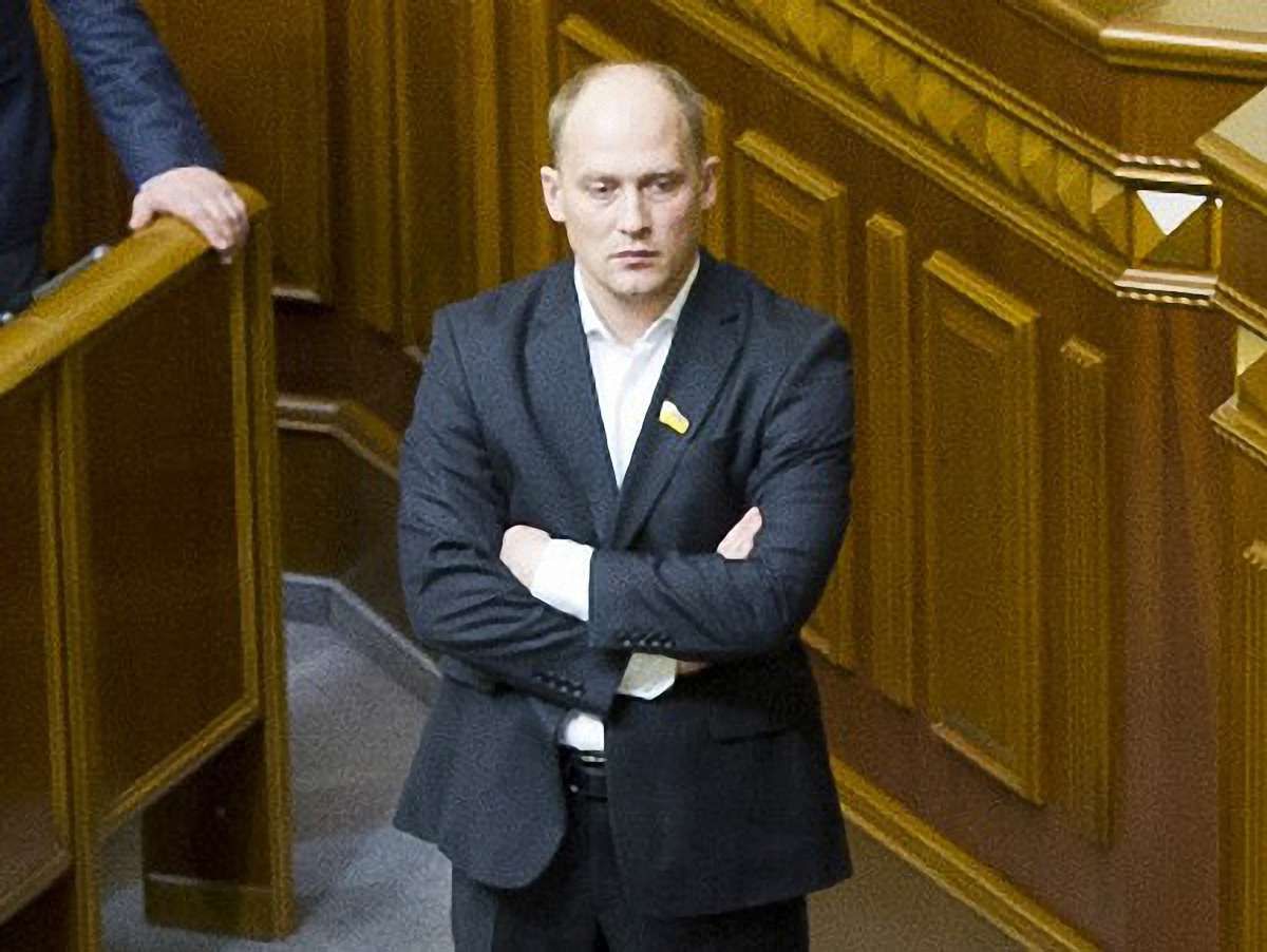 Азаров має відповісти за те, що порушив закон, – УДАРівець