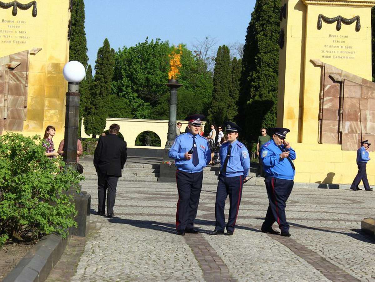 На Пагорб слави у Львові підтягують правоохоронців. Фото