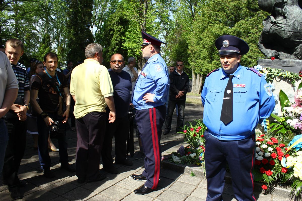 Міліція забрала з Пагорба слави двох чоловіків напідпитку, - Рудяк