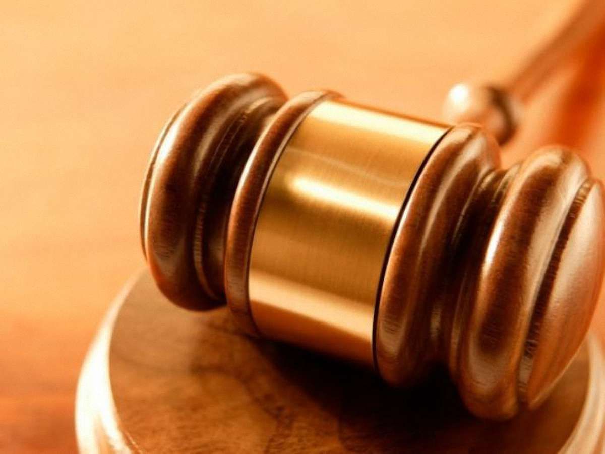 Суд зупинив рішення про заборону символіки СРСР в Тернополі