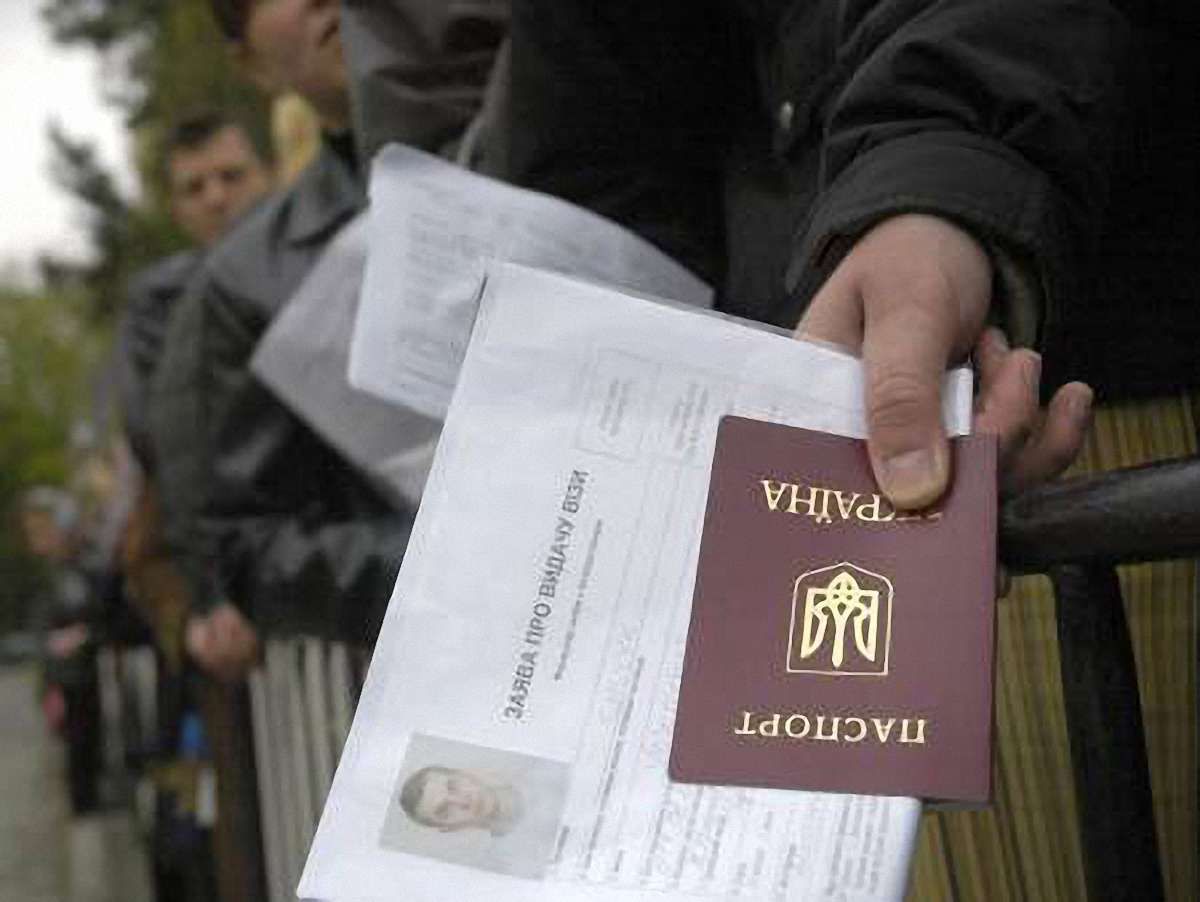 Рада міністрів ЄС затвердила спрощення віз із Україною