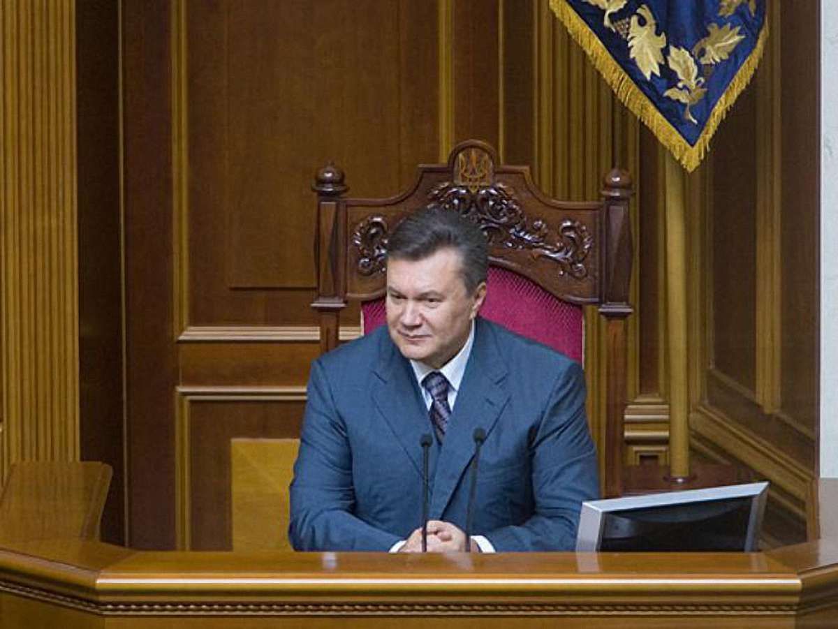 Янукович прийшов до парламенту на 5 хвилин