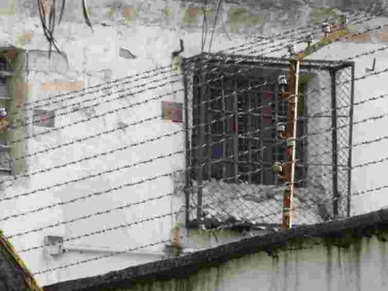 18 працівників Львівської виправної колонії №30 притягнули до відповідальності