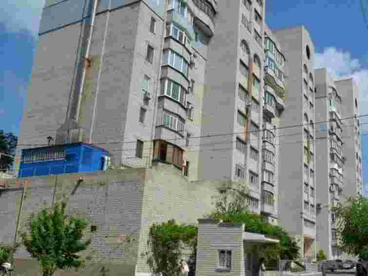 У Миколаєві бізнесмена розстріляли у під’їзді будинку