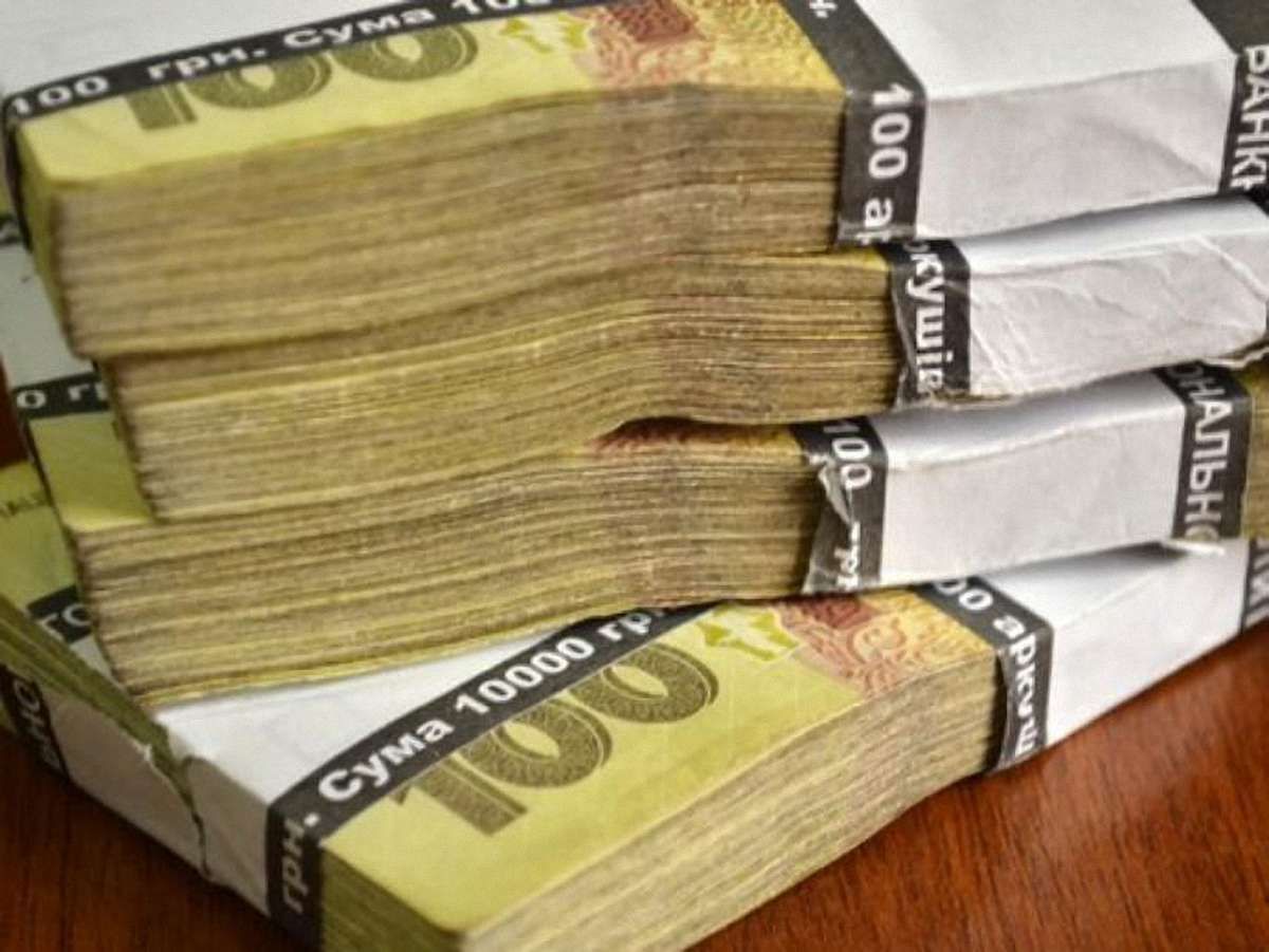 На Рівненщині міліціонер з хабарем намагався втекти від затримання