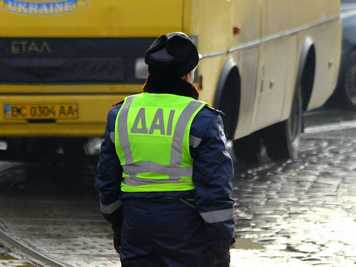 У Львові від автобуса відлетіло колесо і травмувало пішохода