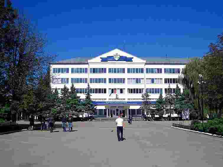 У Франківську в день візиту посла США «замінували» університет