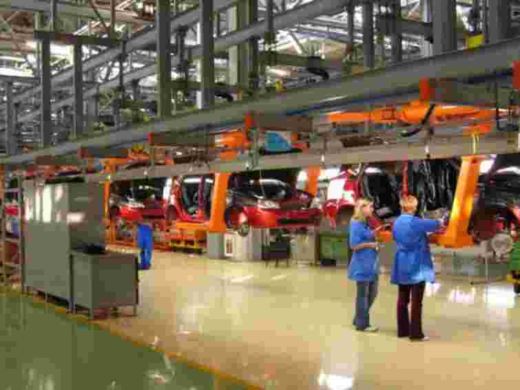 В Україні надалі знижуються показники виробництва автомобілів