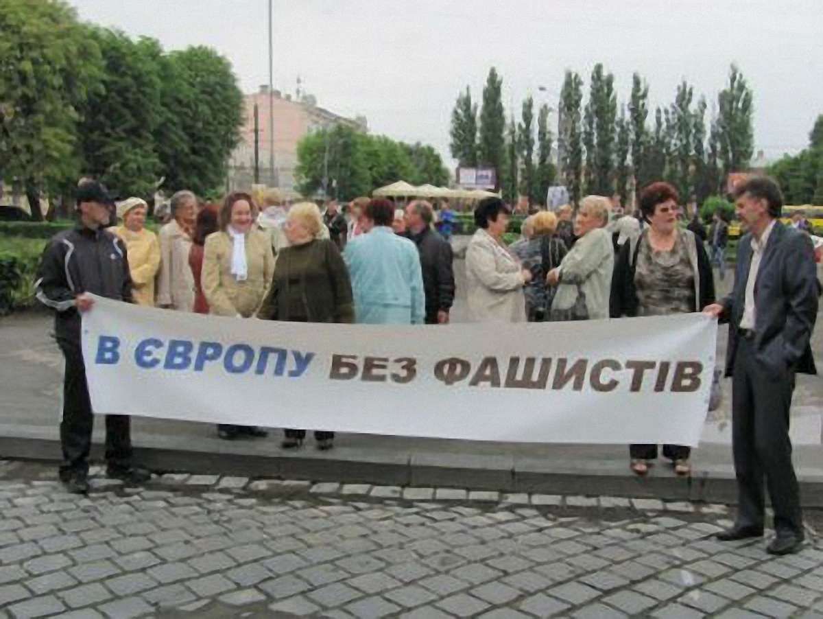 Луганських студентів за списками збирають на антифашистський марш