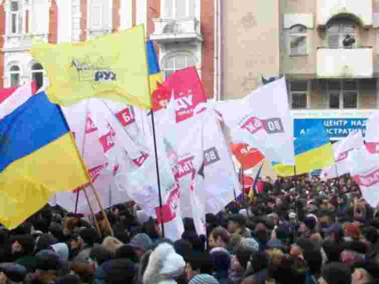 Опозиція очікує на мітинг у Києві 30 тисяч людей, ПР – 50 тисяч