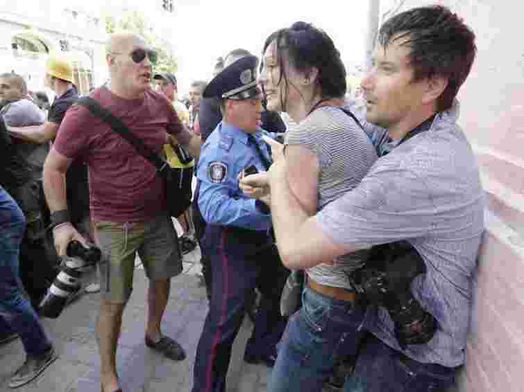 У Львові вимагають покарати правоохоронців, які допустили побиття журналістів