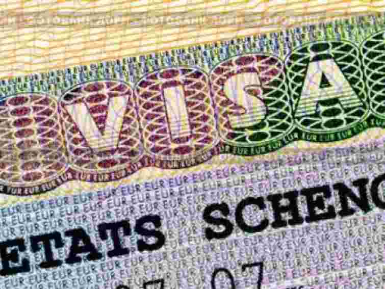 Чеське посольство видаватиме українцям багаторазові шенгенки