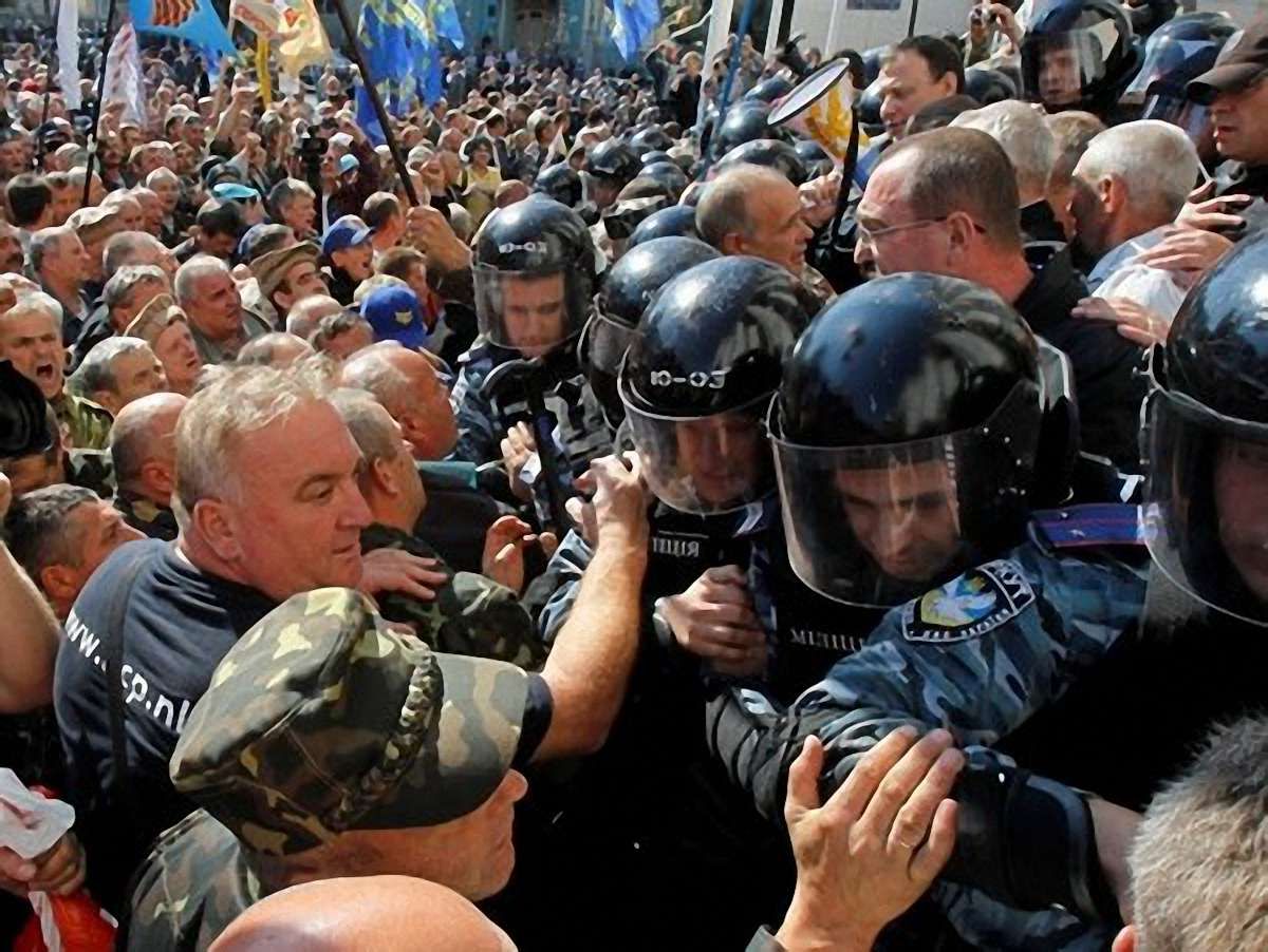 Уже допитано 70 осіб у справі про побиття журналістів  