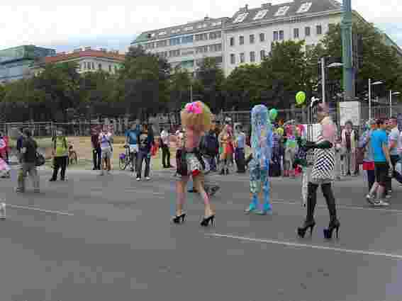 Нардепи просять Попова заборонити гей-парад у Києві 
