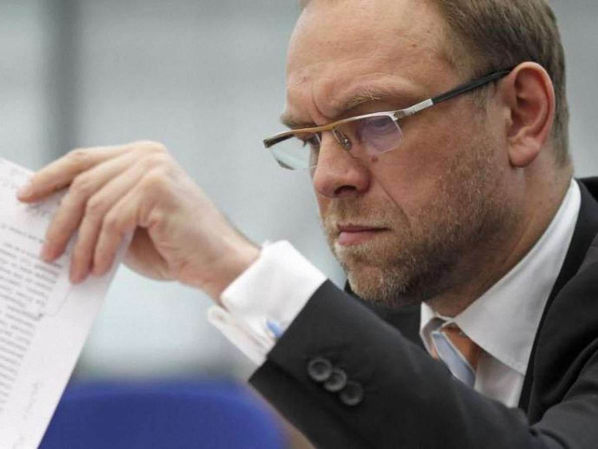 Власенко розповів про нові позови Тимошенко до Євросуду